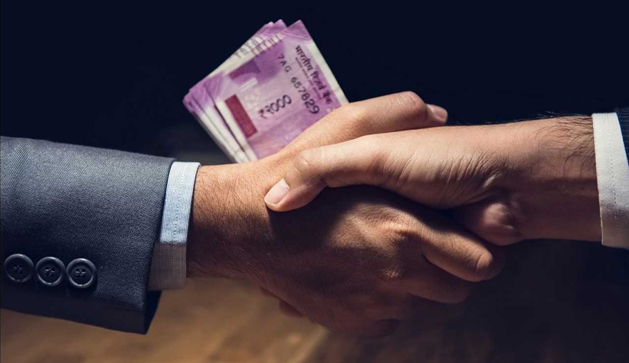 Hyderabad SI Caught Taking ₹2.5 Lakh for Granting Station Bail in Ganja Case