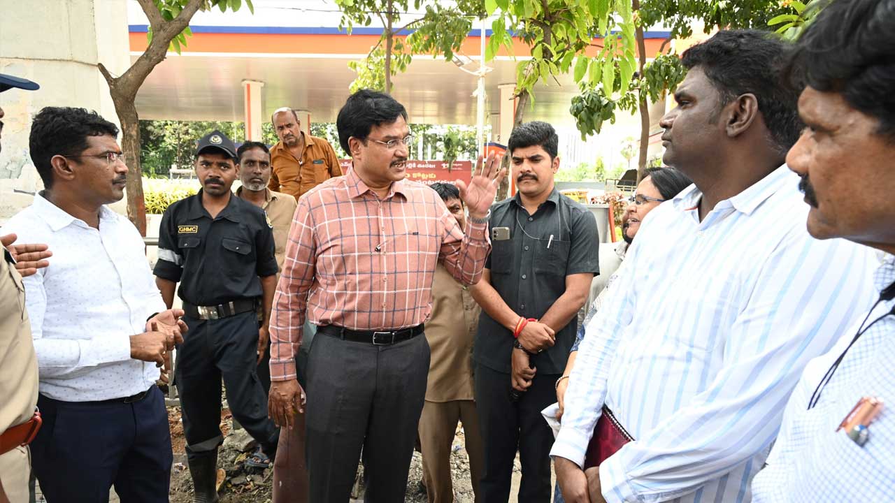 Residents Protest in Hyderabad’s Madhapur Against Alleged Illegal Survey Near Lake