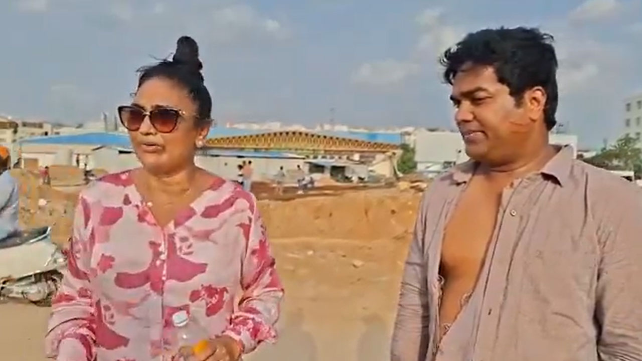 Hyderabad Horror: Actress Ramya Sri, Brother Attacked with Knives in Broad Daylight over Land Dispute