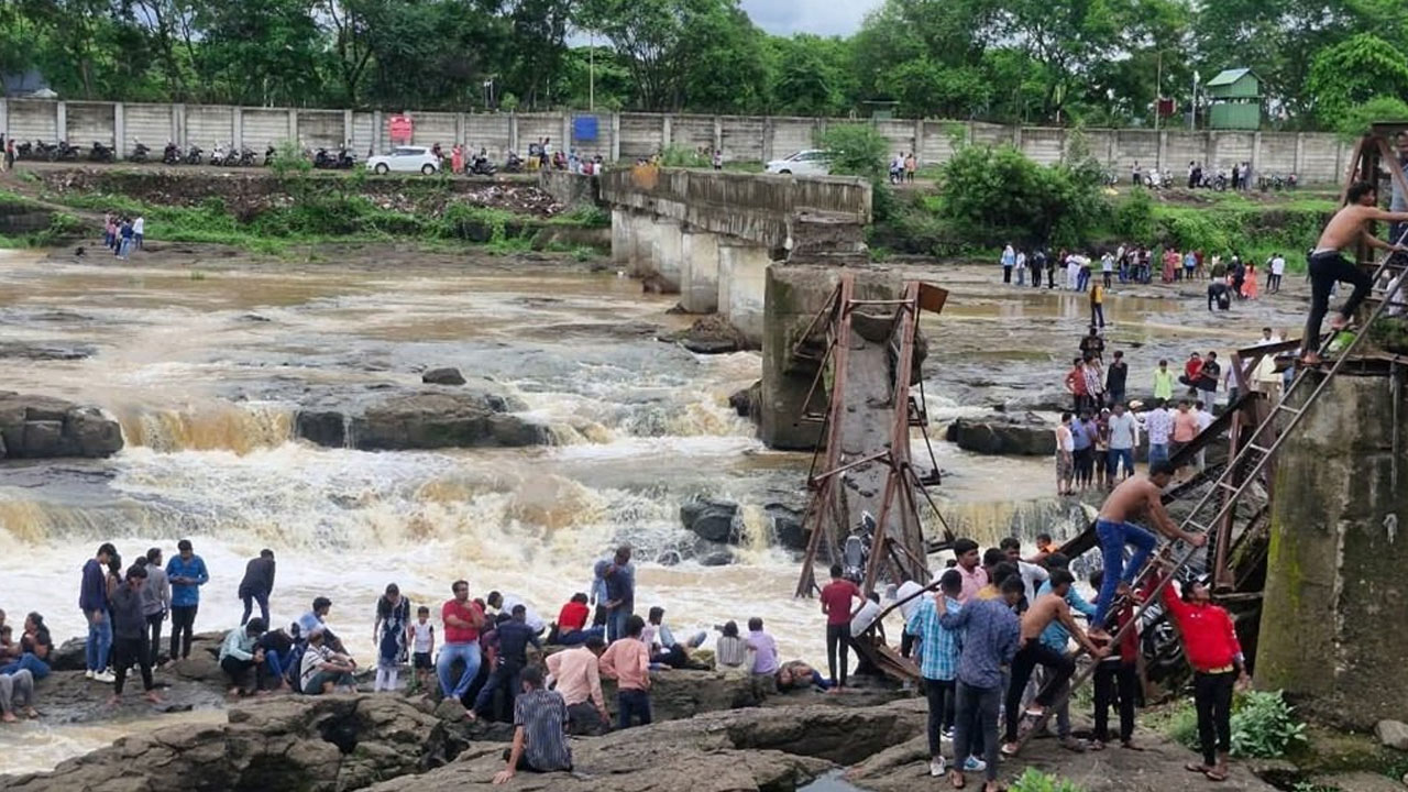 Pune Tragedy: Several Feared Drowned After Bridge Collapses in Maharashtra