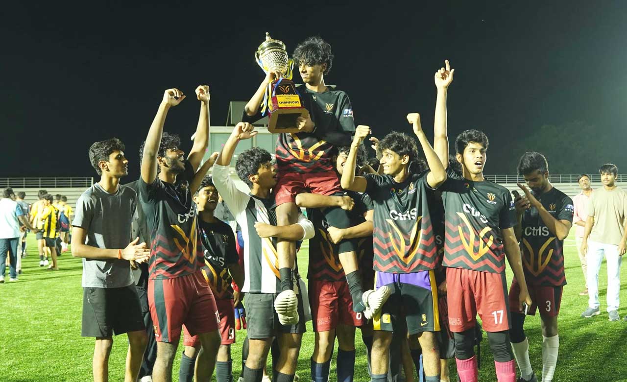 Excellencia Stuns Guardium to Win the Varsity Football Championship in Front of 1,000 Roaring Fans