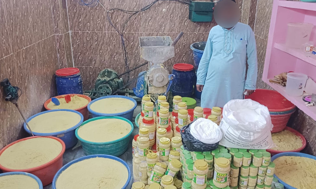 Adulterated Ginger-Garlic Paste Unit Busted in Hyderabad’s Bandlaguda, One Arrested