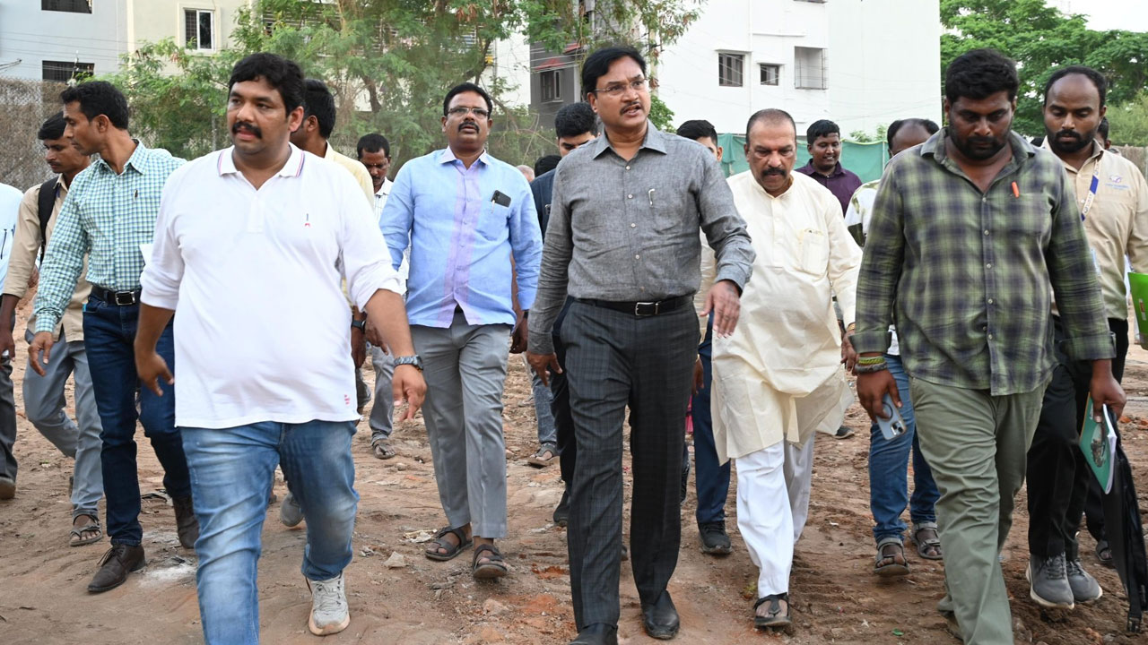 Illegal Dumping in Musi? Hydraa Commissioner Vows Legal Action in One Week