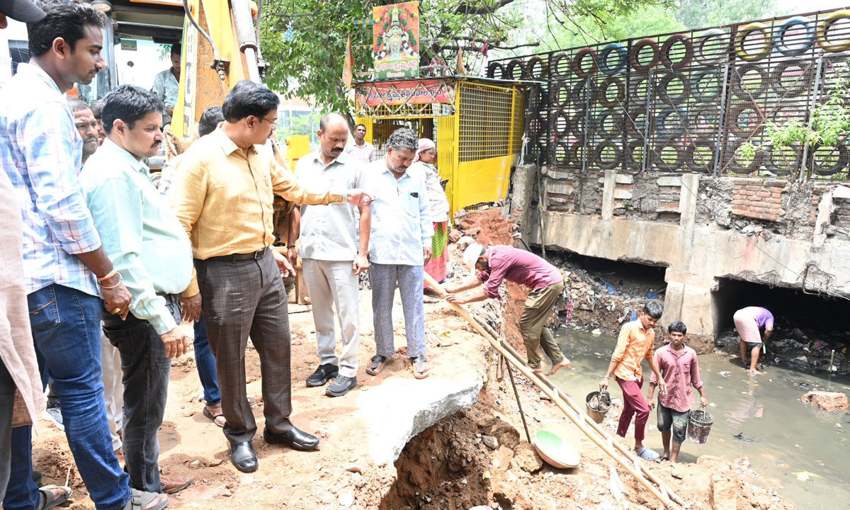 Bulkapur Nala Clean-Up in Full Swing: Hydraa Commissioner Orders Swift Action Against Encroachments