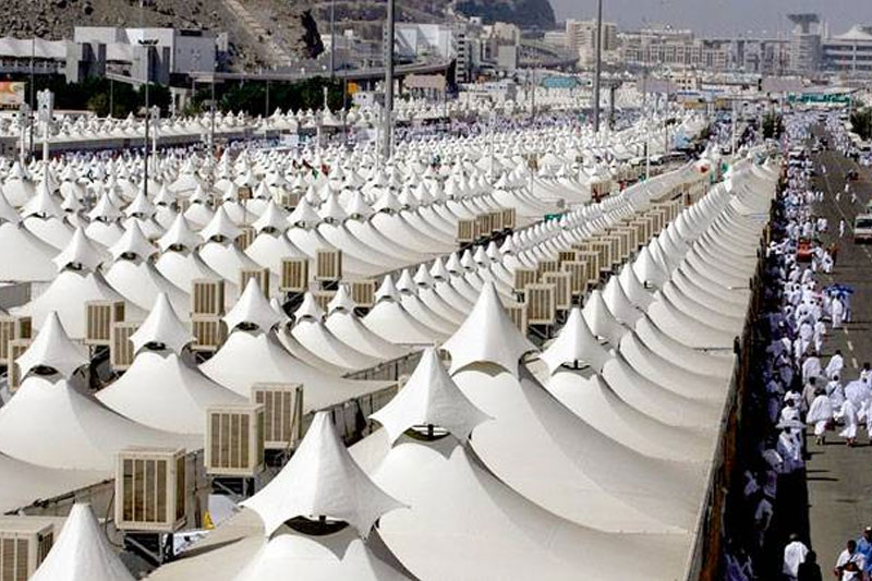 Hajj Rituals Begin as Pilgrims Arrive in Mina