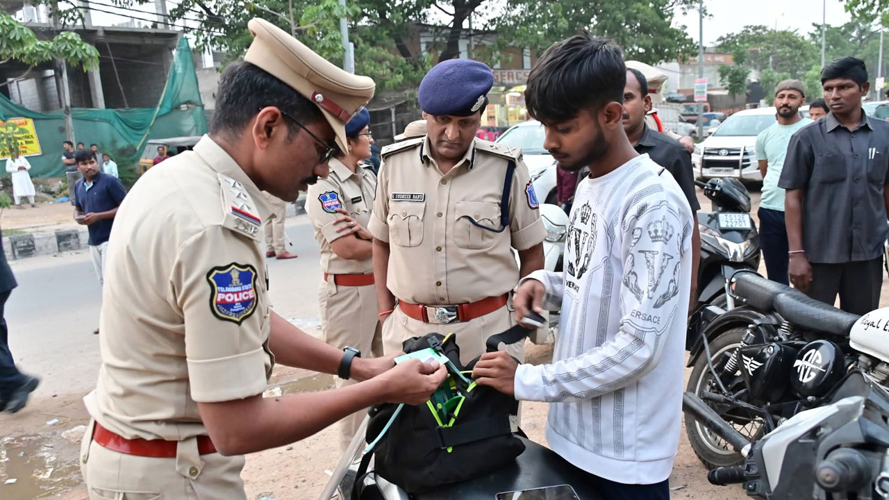 Rachakonda CP G. Sudheer Babu Reviews Policing and Vehicle Checks at Balapur, Pahadishareef