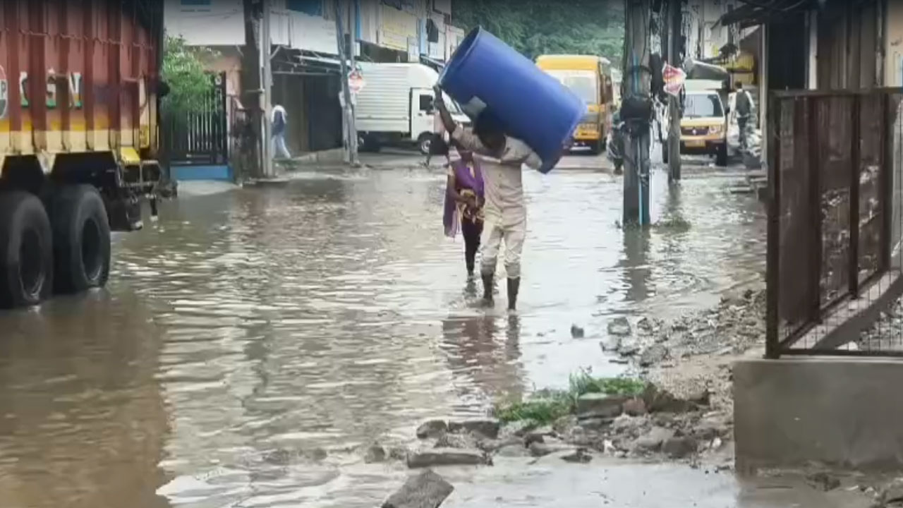 Hyderabad: Heavy Rain Floods Cellars, Underpasses Across City
