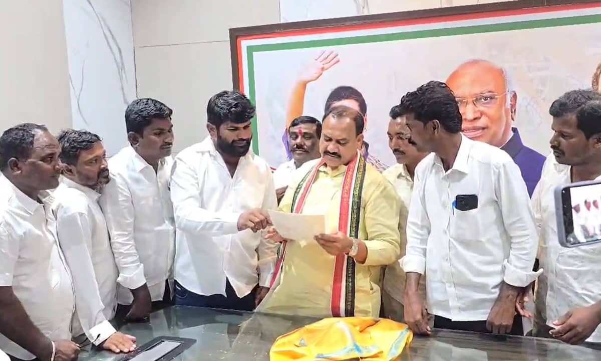 Minority Group Pressures Congress, Demands Budget Release, Ministry for MLC Amir Ali Khan