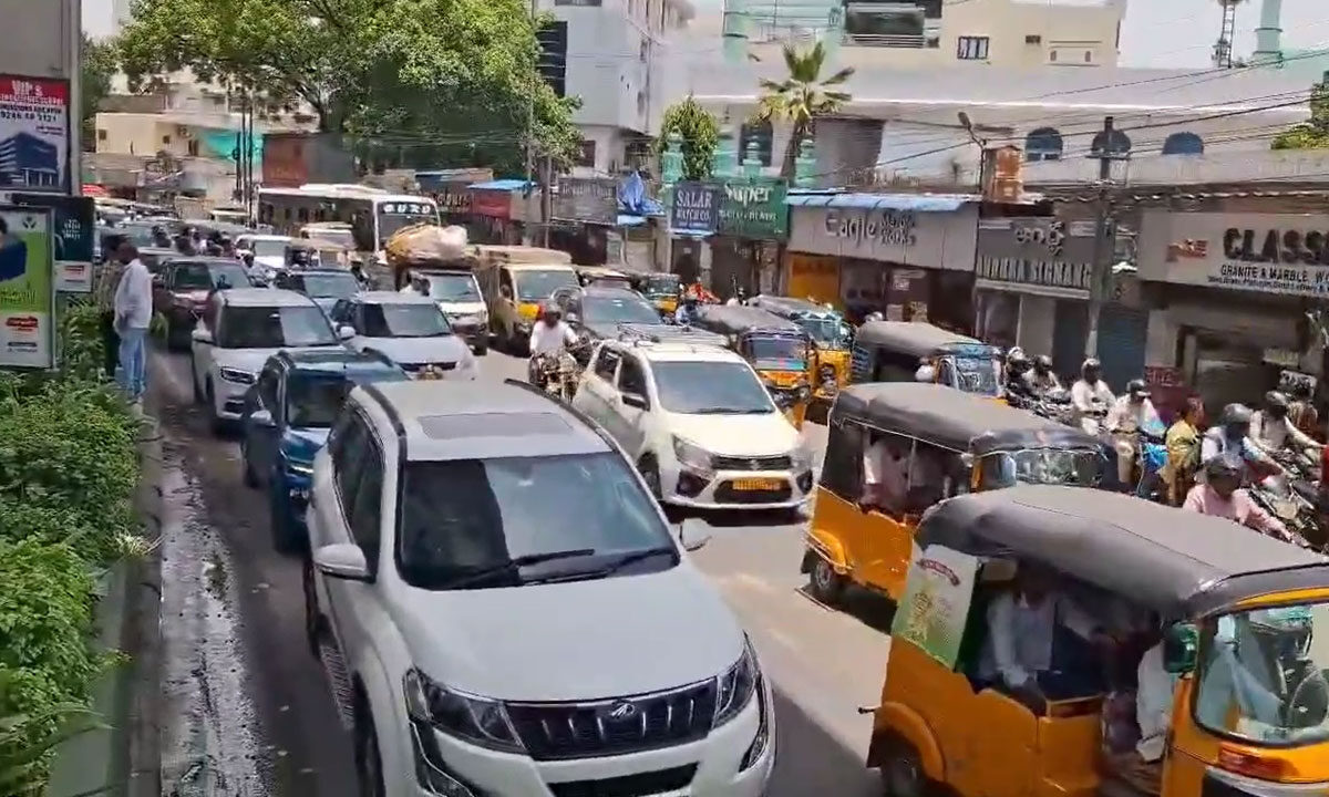 Traffic Diversions Near Malakpet to Continue Until Monday Morning: Hyderabad Police