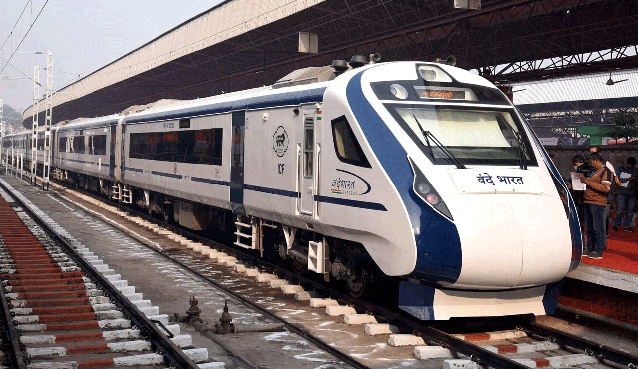 Vande Bharat Train Faces Technical Glitch, Emergency Halt