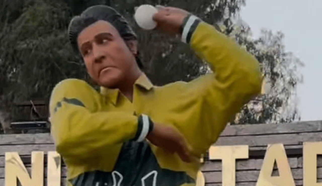 Wasim Akram's Statue in Pakistan's Hyderabad Sparks Hilarious Trolling Online