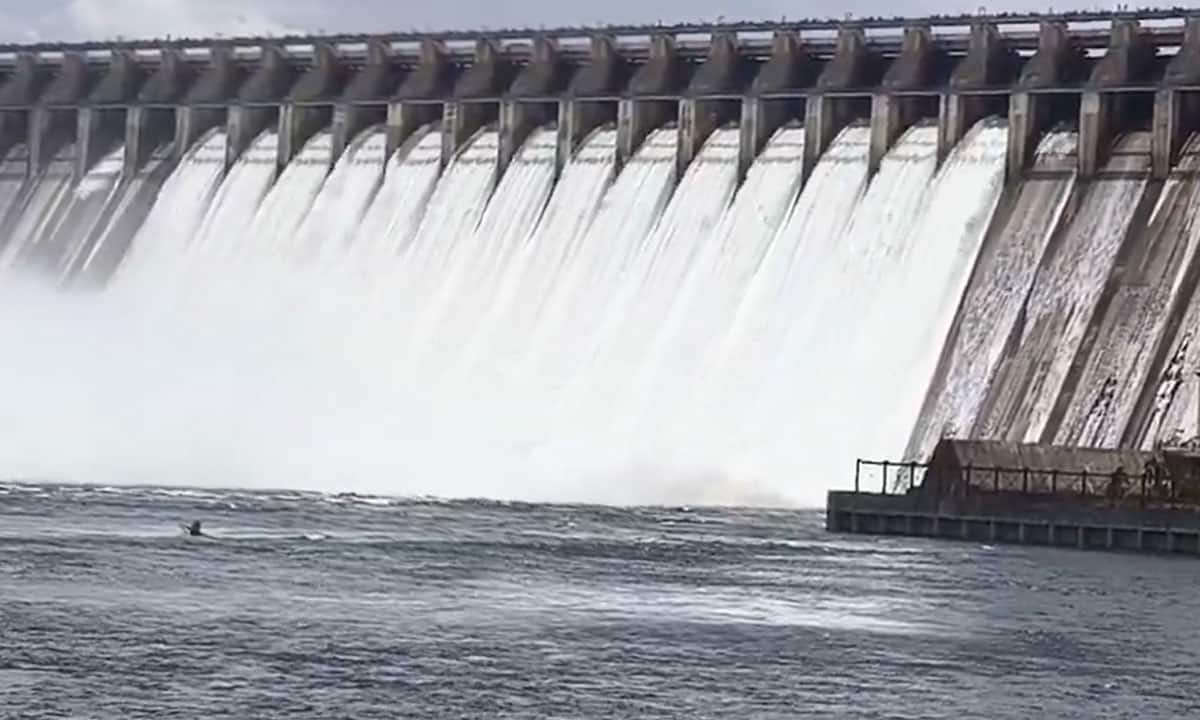 Nagarjuna Sagar Dam Turns Tourist Magnet as 15 Gates Open After 18 Years!