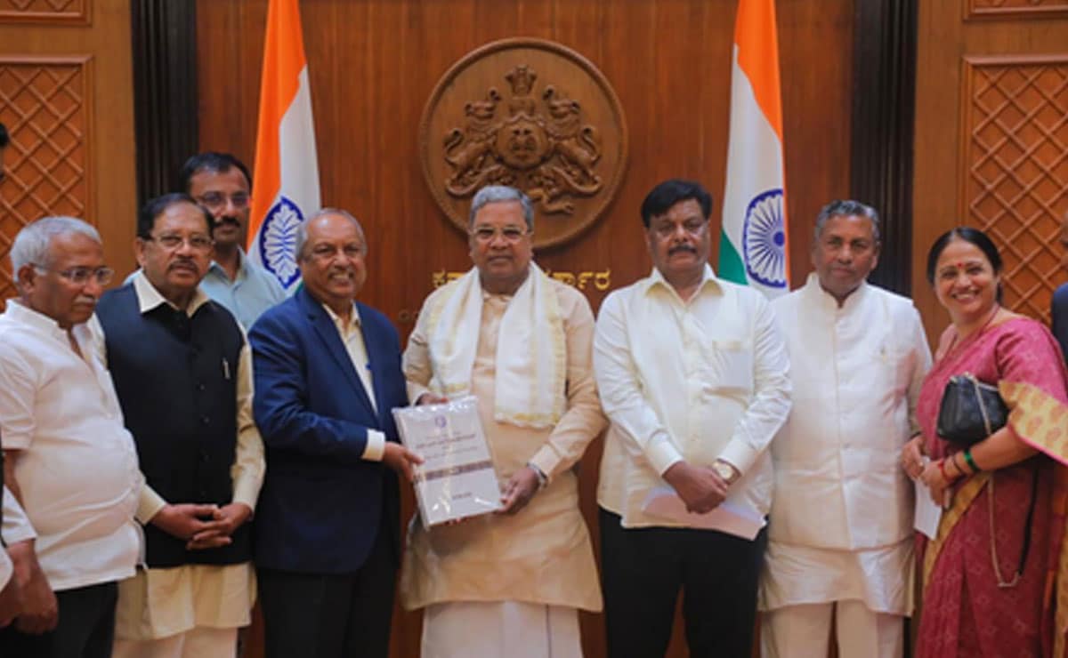 Nagamohan Das Commission submits 1,766-page report on internal reservation to Karnataka CM