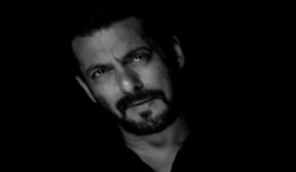 Salman Khan treats with his soulful rendition of 'Sare Jahan se Accha' this Independance Day