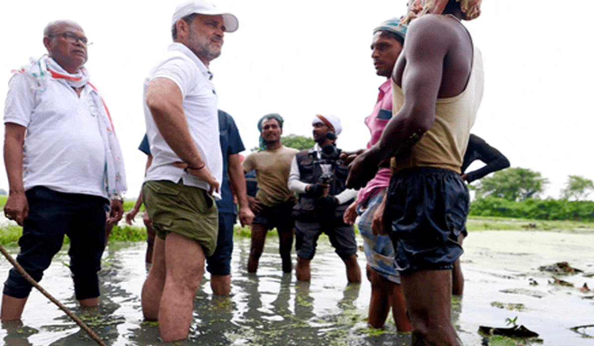 Voter Adhikar Yatra: Rahul Gandhi meets makhana farmers in Katihar