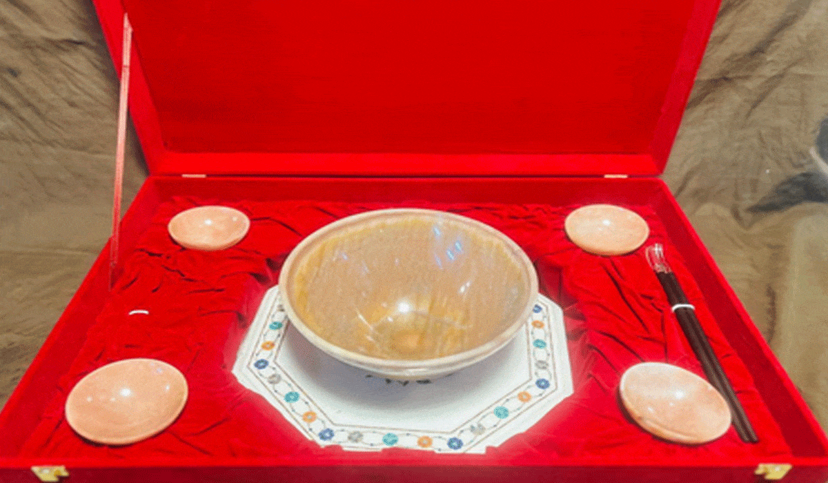 PM Modi gifts Japanese counterpart precious Ramen bowls with silver chopsticks