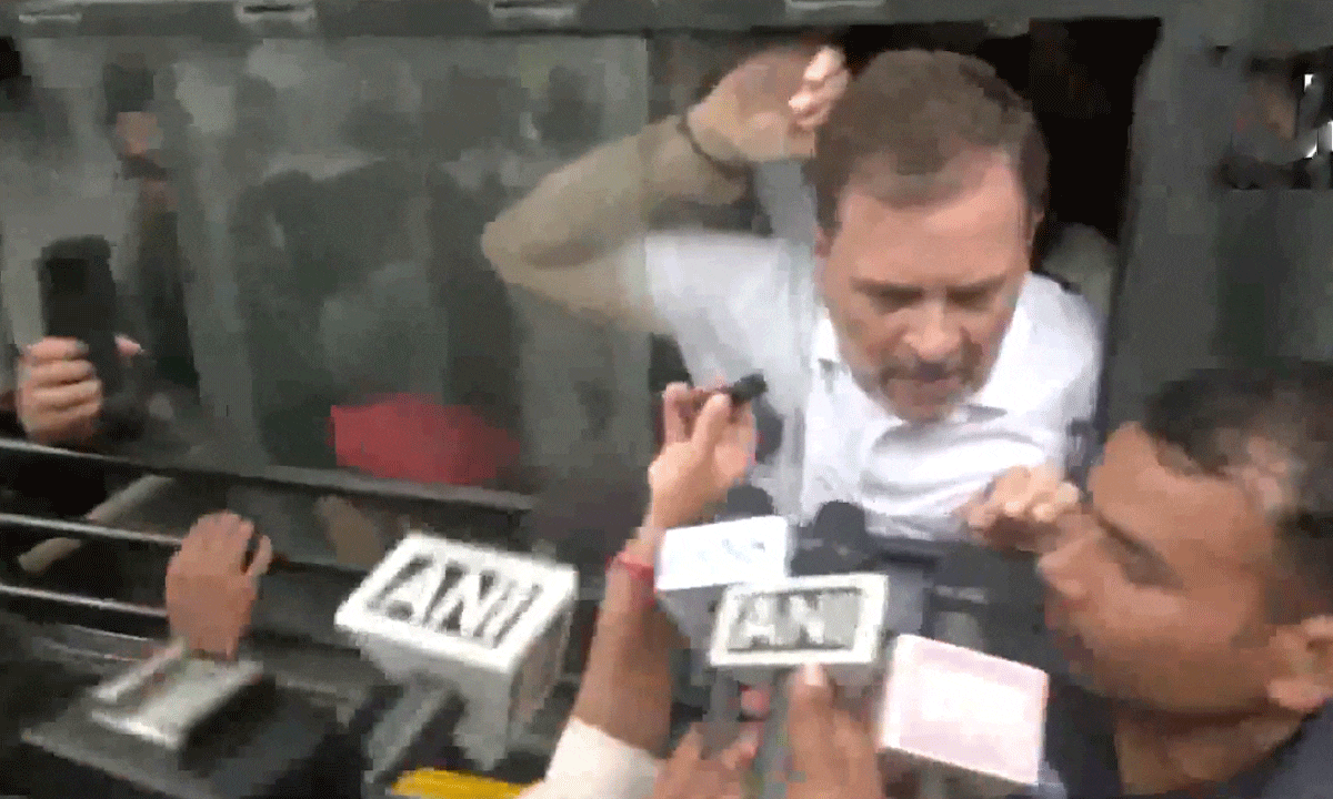 Delhi Police detain Rahul Gandhi, INDIA bloc MPs during protest march to ECI 