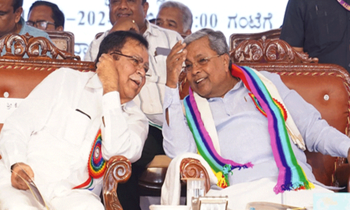 Rajanna resigns: Siddaramaiah scrambles to keep him, Congress high command adamant on removing him