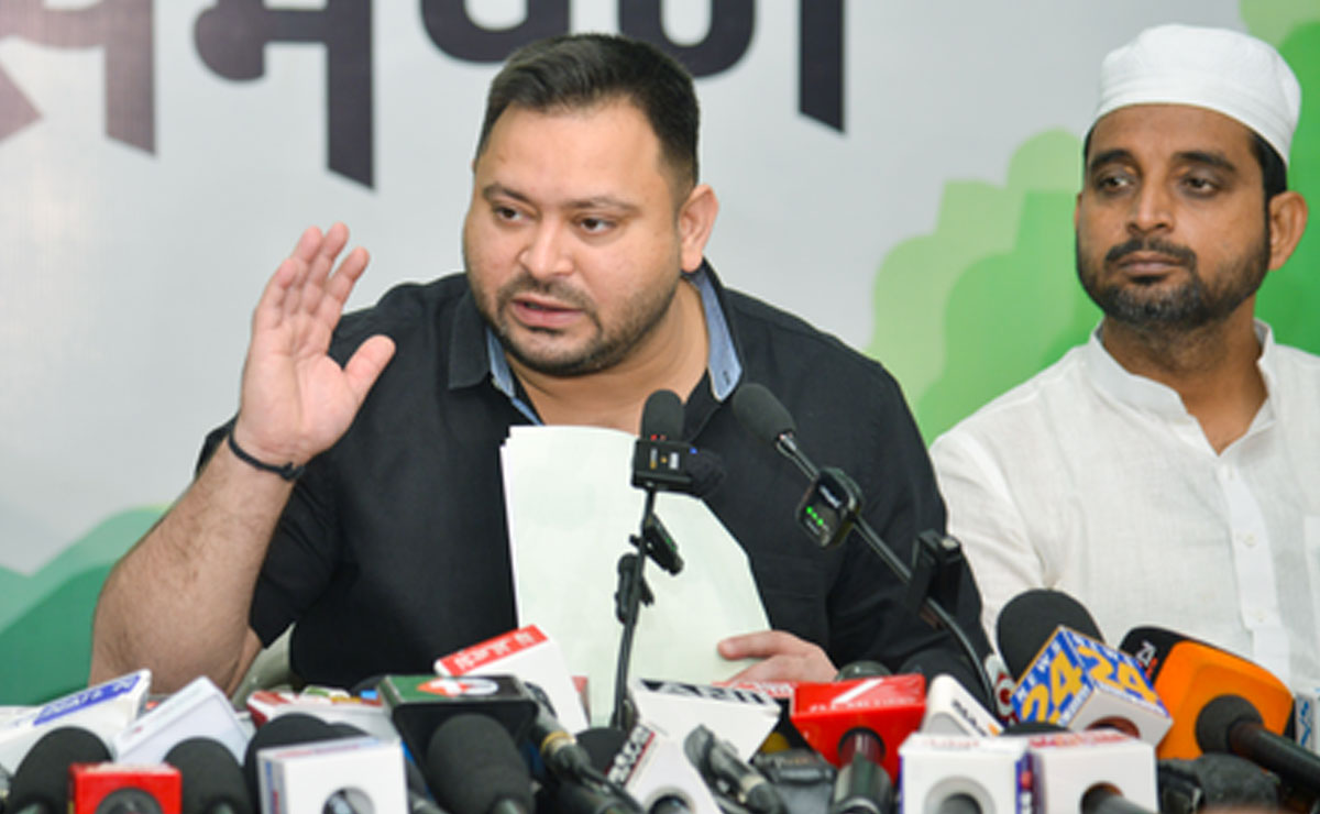Tejashwi Yadav again threatens election 'boycott', says ECI helping BJP