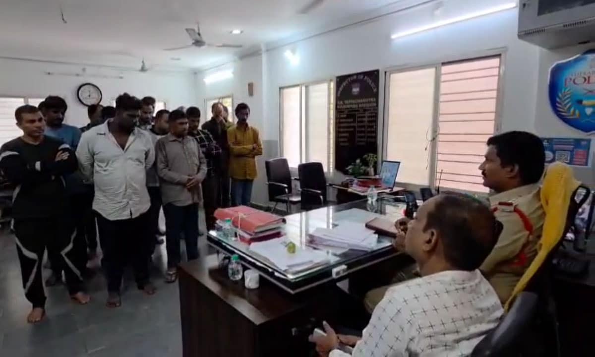 Gambling in Hyderabad: Tappa Chabutra Police Bust Gambling Den, 16 Arrested in Gangabowli