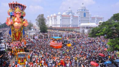 Hyderabad Gears Up for Ganesh Immersion 2025: GHMC Deploys 14,000 Staff, 300 Cranes with 74 Ponds & 20 Main Tanks