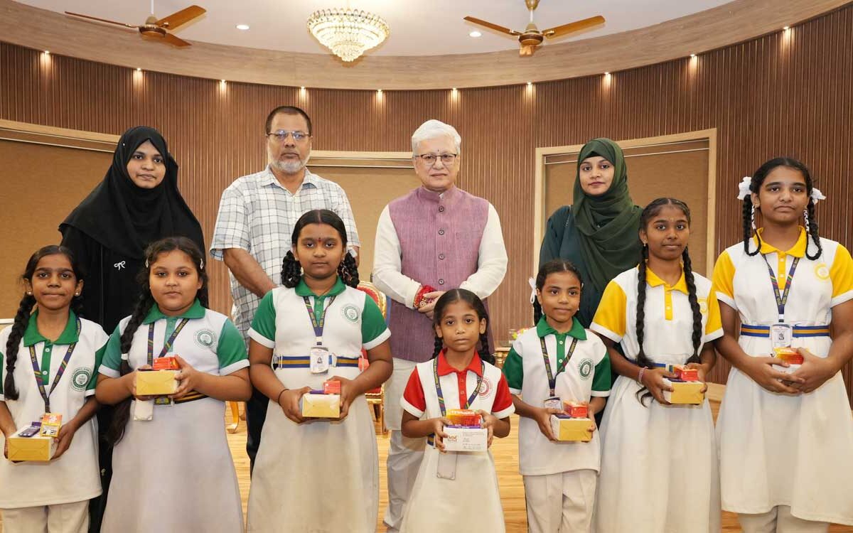 St. Nizami’s High School Students Celebrate Rakshabandhan with Governor at Raj Bhavan