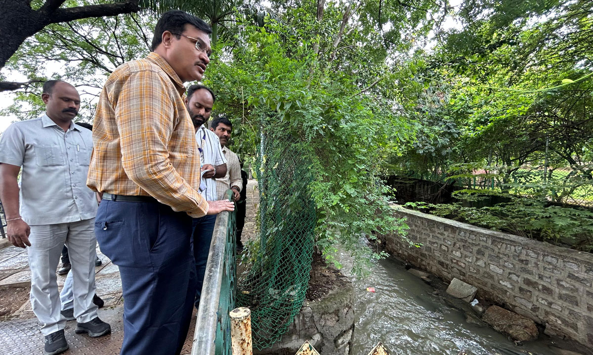 HYDRAA Commissioner Inspects Ameerpet, Proposes Krishna Kant Park Pond Expansion to Curb Flooding