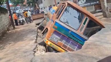 Hyderabad: Water Tanker Falls into Drain in Banjara Hills, Cement Roof Collapses: Video