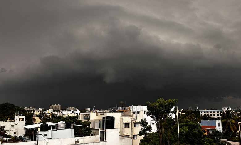 Telangana Gears Up for Three Days of Downpour: Govt Sanctions ₹1 Crore Relief for Every District