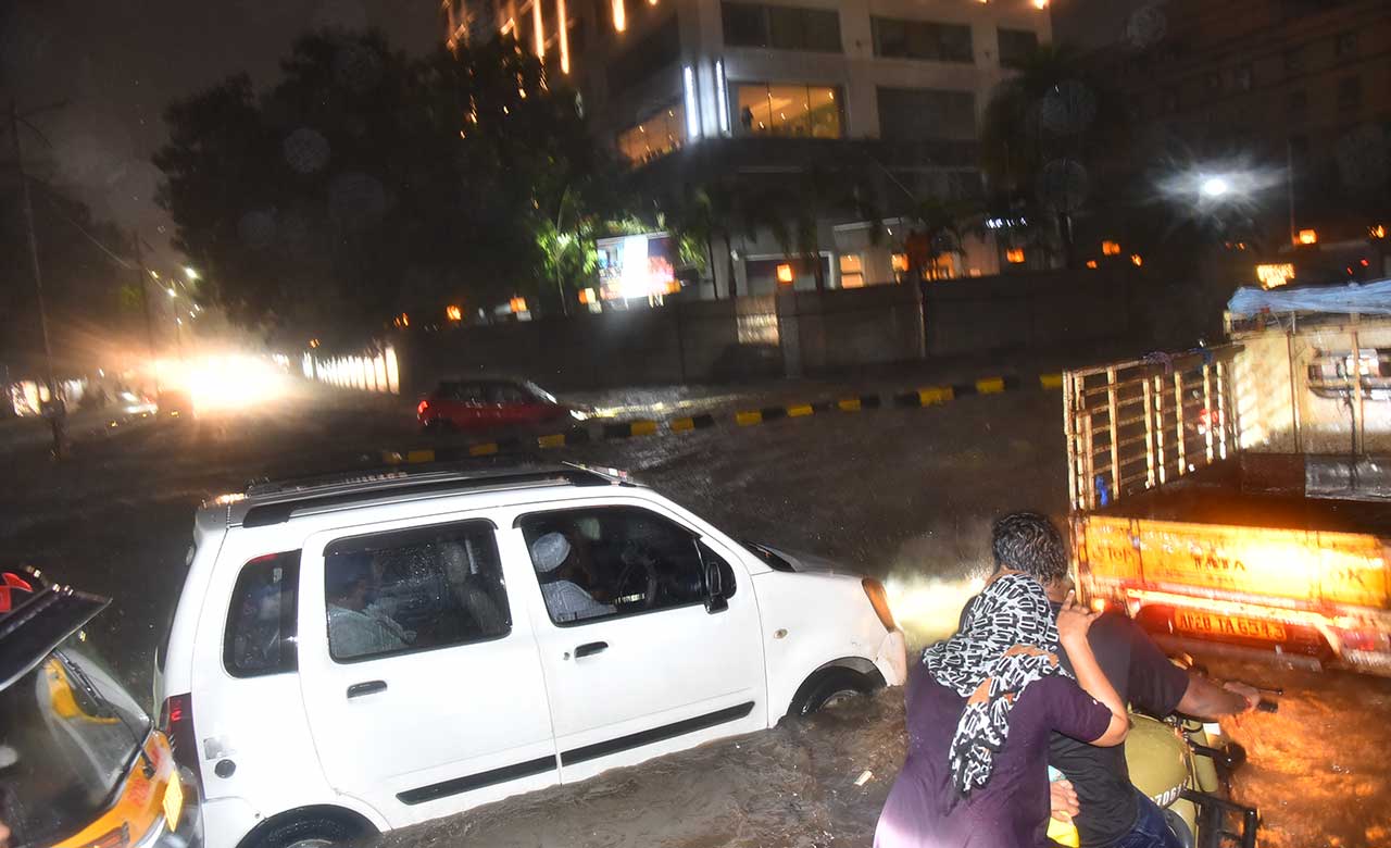 Telangana on High Alert: Extremely Heavy Rainfall Expected on August 15th Amid Ongoing Flood Situation