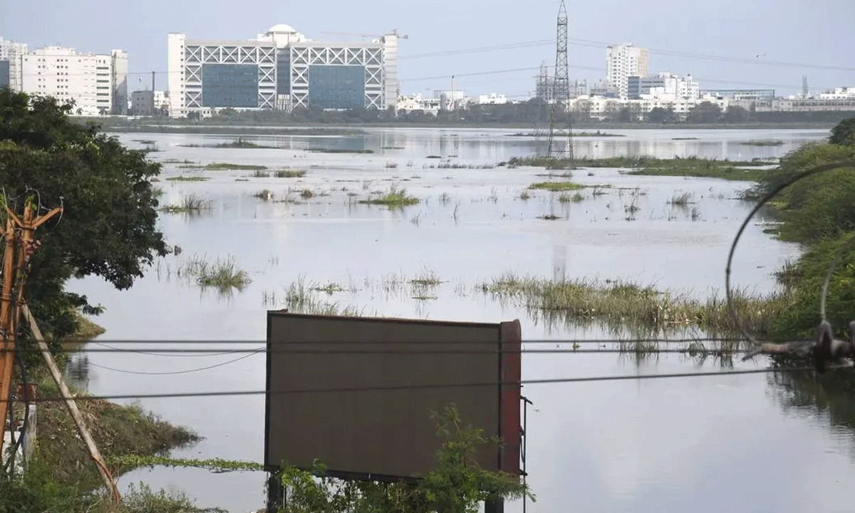 Hyderabad Faces Health Emergency as Lakes Overflow and Water Supply Gets Contaminated