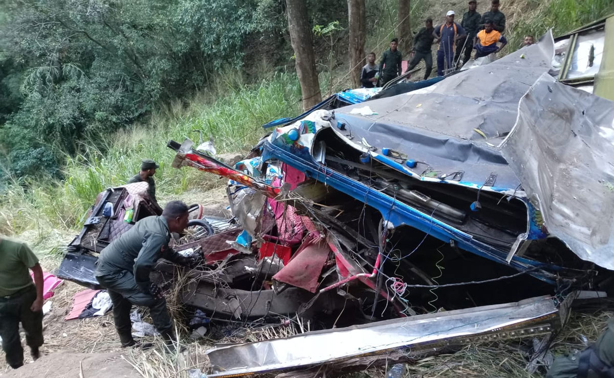 At least 15 killed in Sri Lanka bus accident