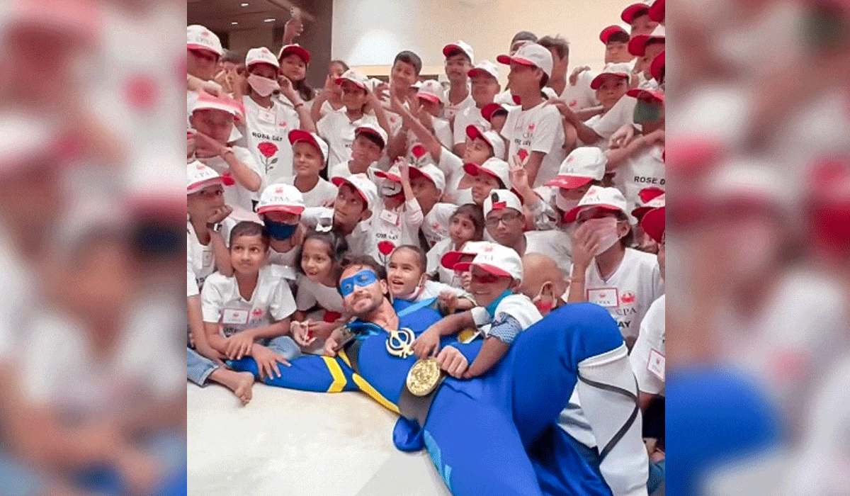 Tiger Shroff returns in his Flying Jatt avatar for some special friends
