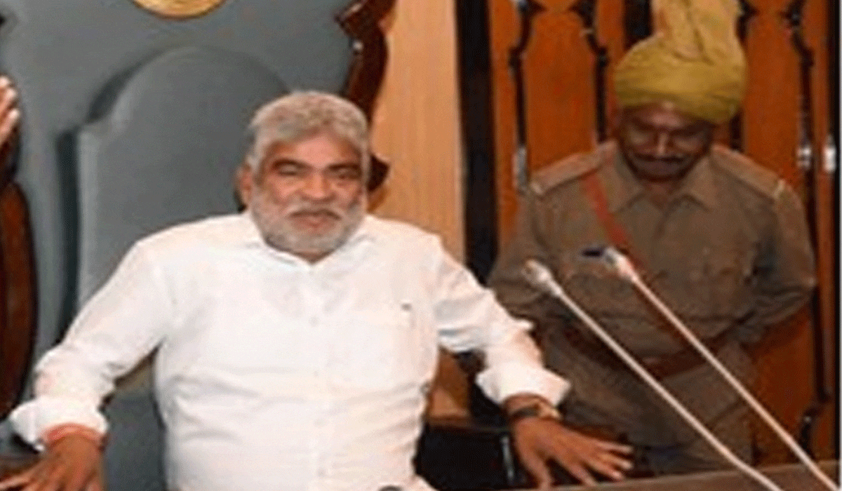 Telangana Assembly Speaker begins hearing on disqualification petitions