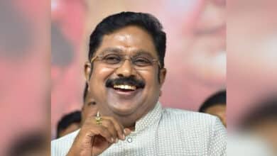 Dhinakaran mocks Palaniswami for 'covering face' after meeting Amit Shah in Delhi