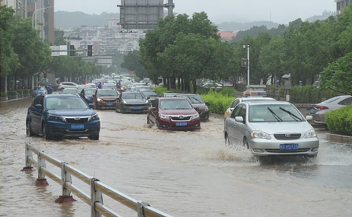 Typhoon Tapah makes landfall in China