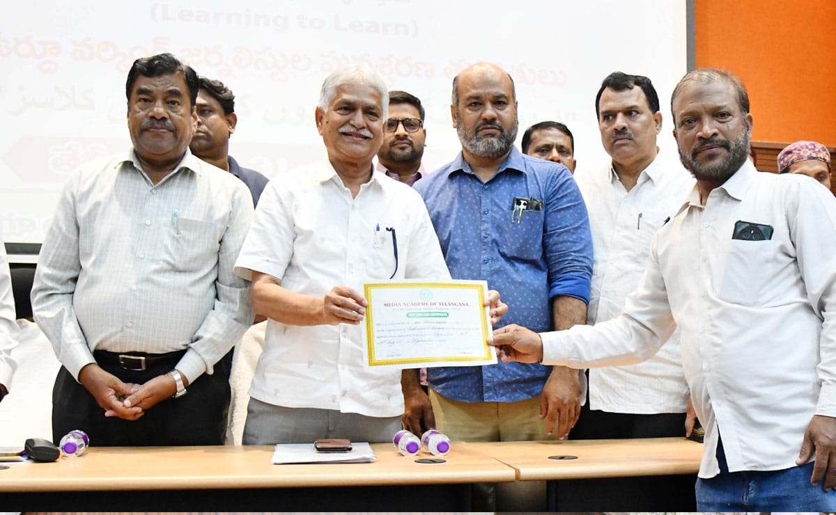 Certificates Distributed to Urdu Journalists After Training in Hyderabad