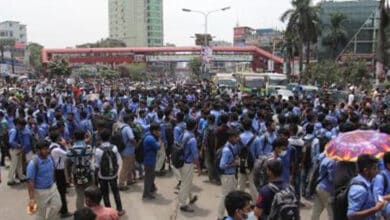 Bangladesh: Over 600 unpaid workers block Dhaka-Mymensingh highway