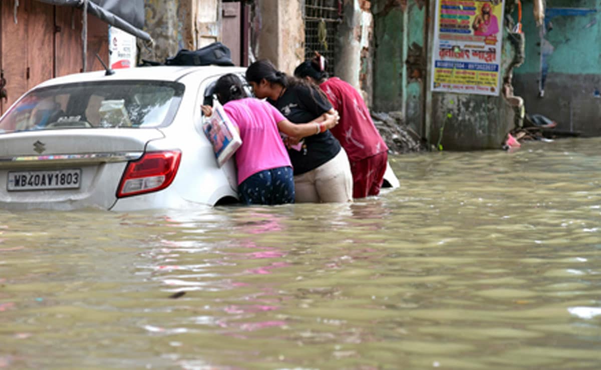 Rahul Gandhi, MA Baby express grief over electrocution deaths in Kolkata
