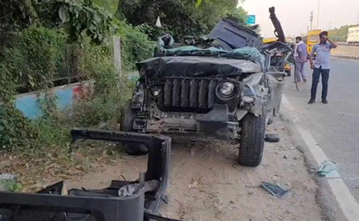 Five killed as Thar crashes into divider in Gurugram