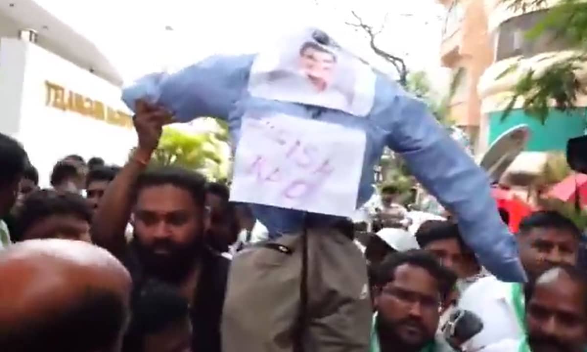 Kavitha Suspended, Jagruti Workers Torch Harish Rao’s Effigy: BRS Faces Internal Storm