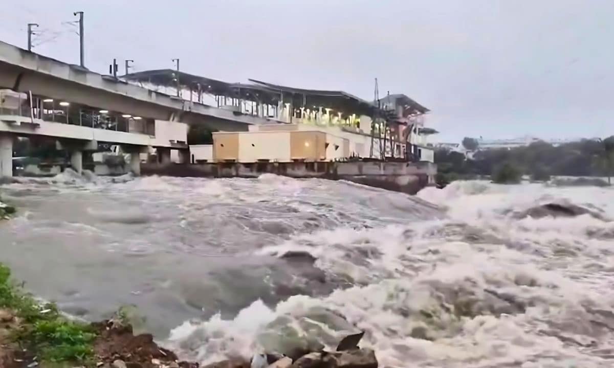 A view of the flooded Chaderghat area in Hyderabad after heavy rains and the release of reservoir water into the Musi River.