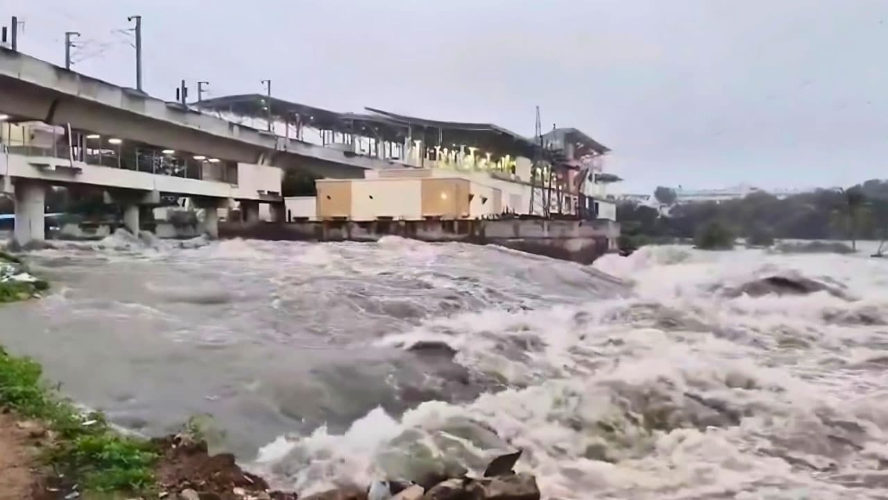 A view of the flooded Chaderghat area in Hyderabad after heavy rains and the release of reservoir water into the Musi River.