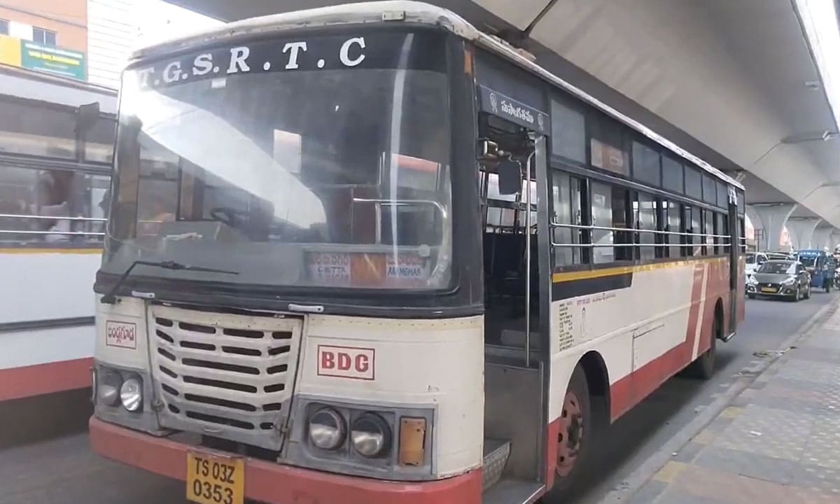 TGSRTC to Operate 7,754 Special Buses for Bathukamma & Dussehra with Fare Revisions on Select Dates