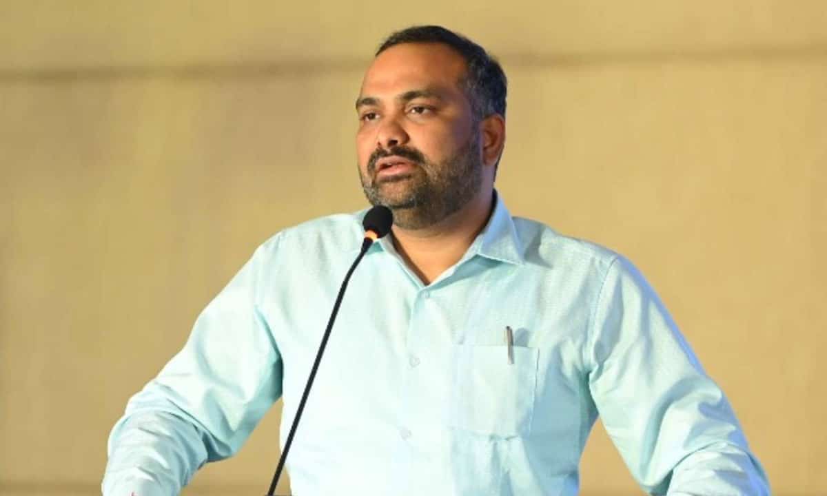 GHMC Commissioner Karnan Urges Faster Building Approvals and Enhanced Efficiency