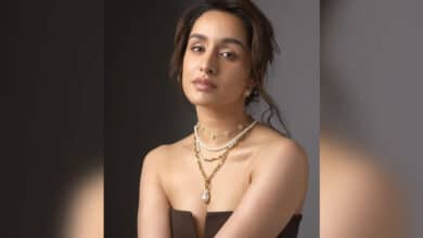 Shraddha Kapoor devours all of 6 “Ukadiche Modak” on Ganpati Visarjan