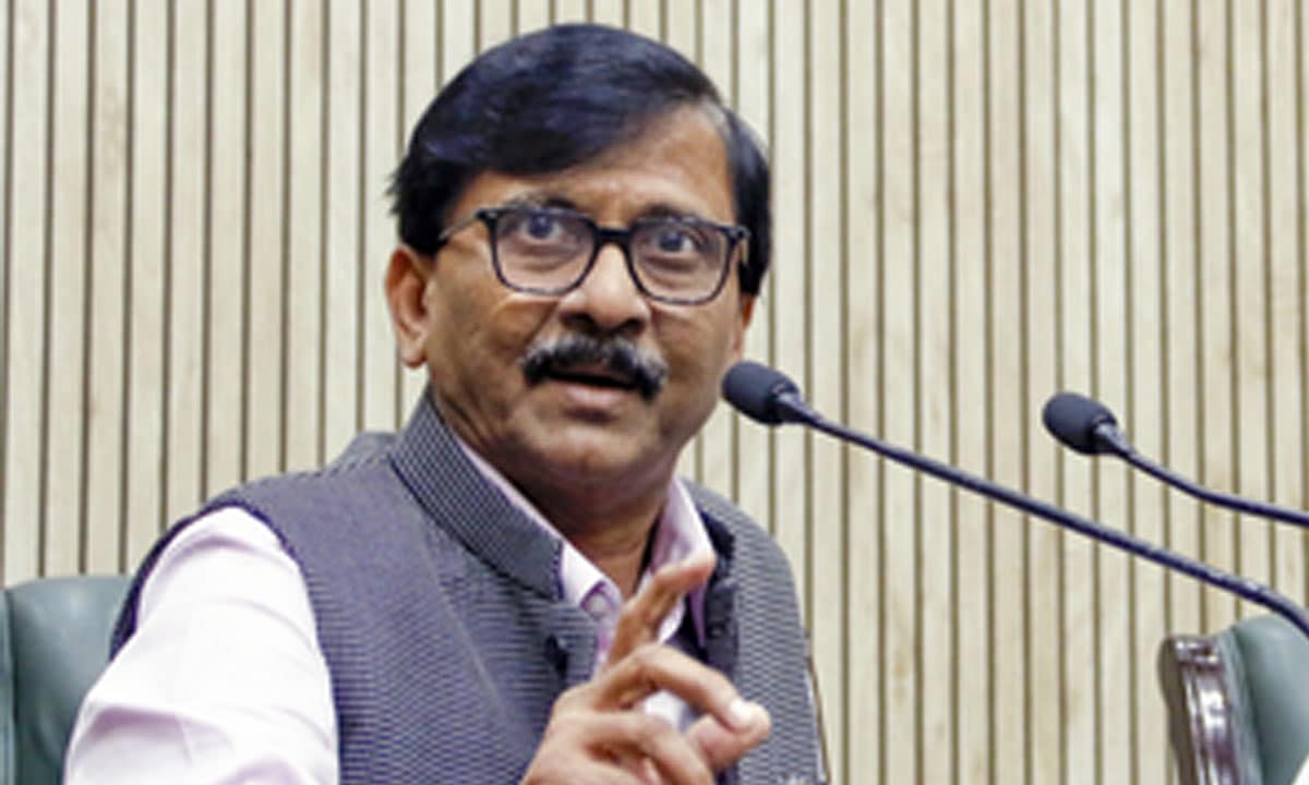 Sanjay Raut invites CM Fadnavis to join all-party delegation to meet Maharashtra CEO