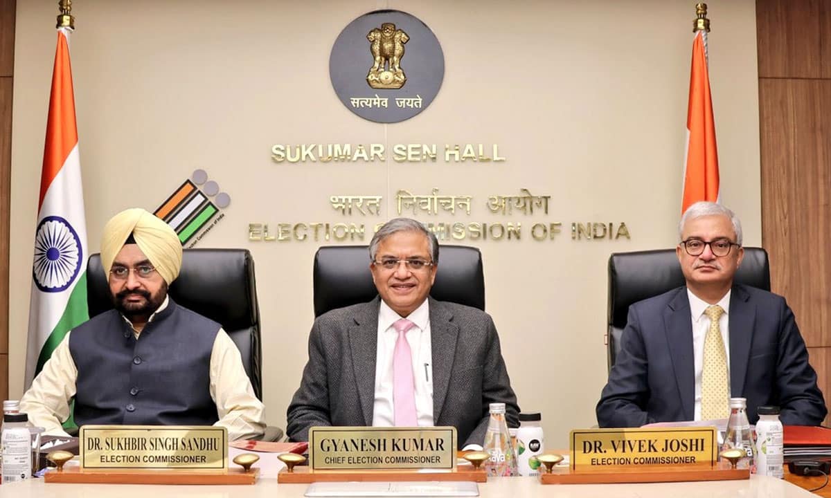 Bihar polls: ECI holds meet of enforcement agencies to combat movement of cash, liquor and drugs