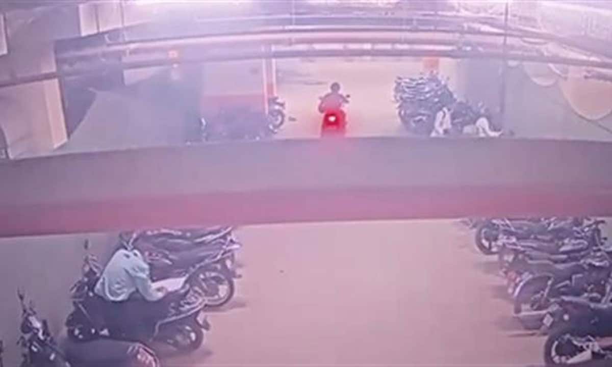 Police give clean chit to main suspect in Delhi acid attack case