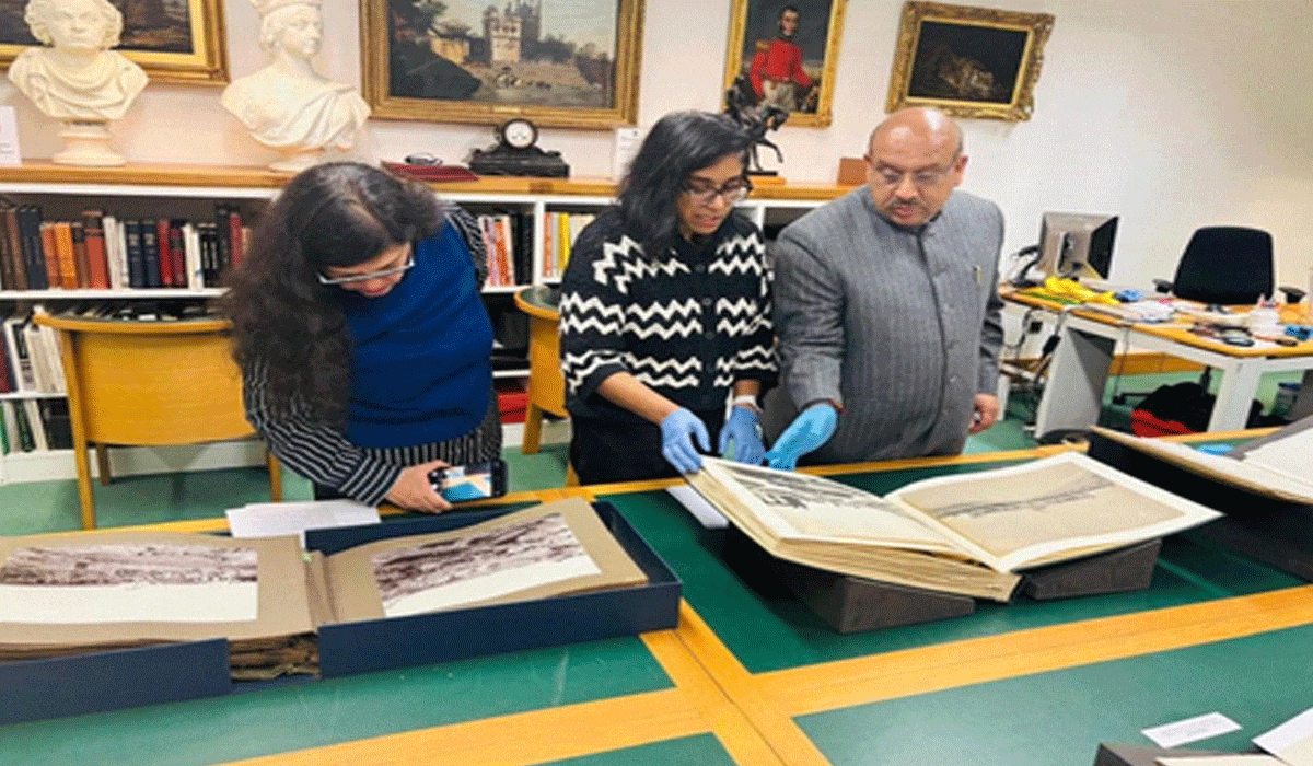 Delhi Speaker visits London library to see rare Assembly archival material